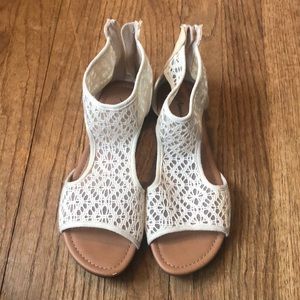 American Eagle Size 7 Sandals